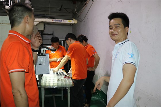 塑膠模具廠博騰納祝各位中秋快樂！