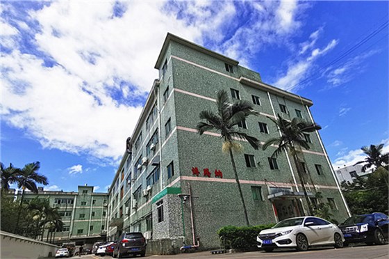 博騰納塑膠模具廠(chǎng)：13年耳機(jī)定制經(jīng)驗(yàn)更對(duì)味您的高端需求