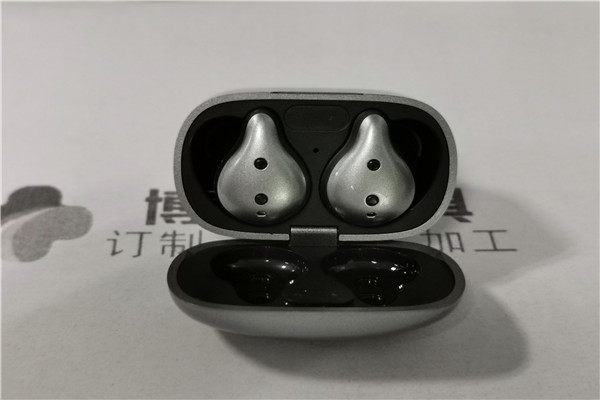 博騰納TWS藍牙耳機模具廠——專注領域打造13年，更對味您的定制需求